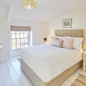 host-stay-holmlea-cottage.yorkshirehotels.net/