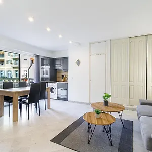 Le Victoria, Elegant T2 Au Bord Des Plages, Piscine, Sauna Appartement Menton
